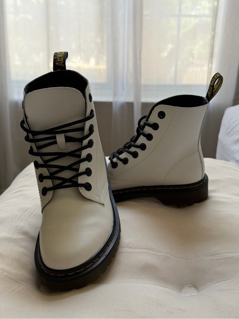 Dr. Martens Luana White Leather Combat Boots Women’s Size 7 – Worn Once